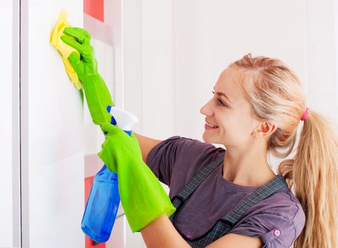 Professional end of tenancy cleaning for a W6 rental property kitchen