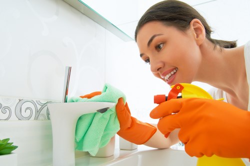 Professional move out cleaning for a W6 flat kitchen